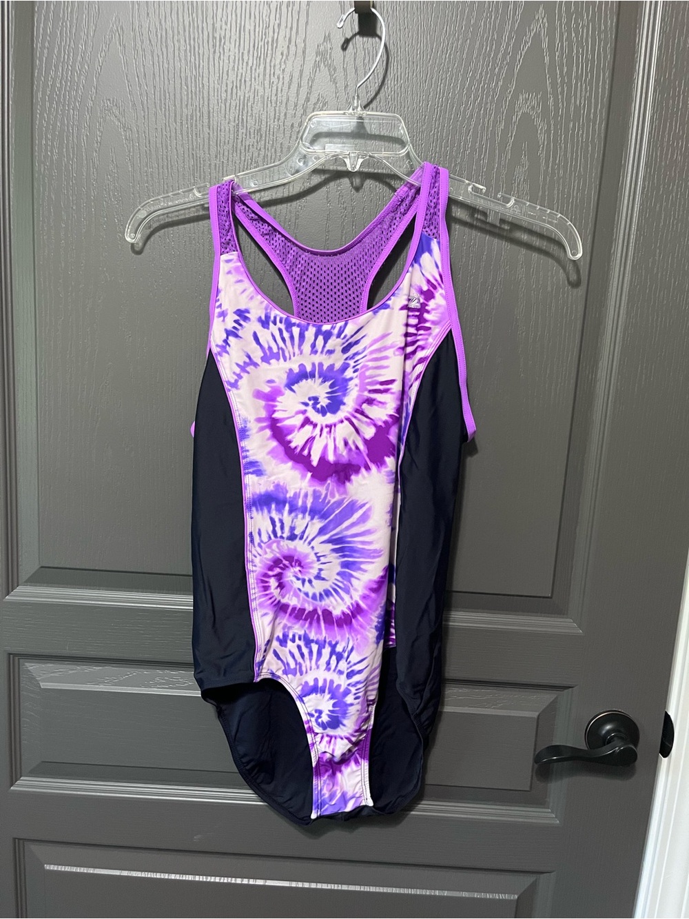 2XU Kids Purple Tie-Dye One-Piece Rashguard Swimsuit